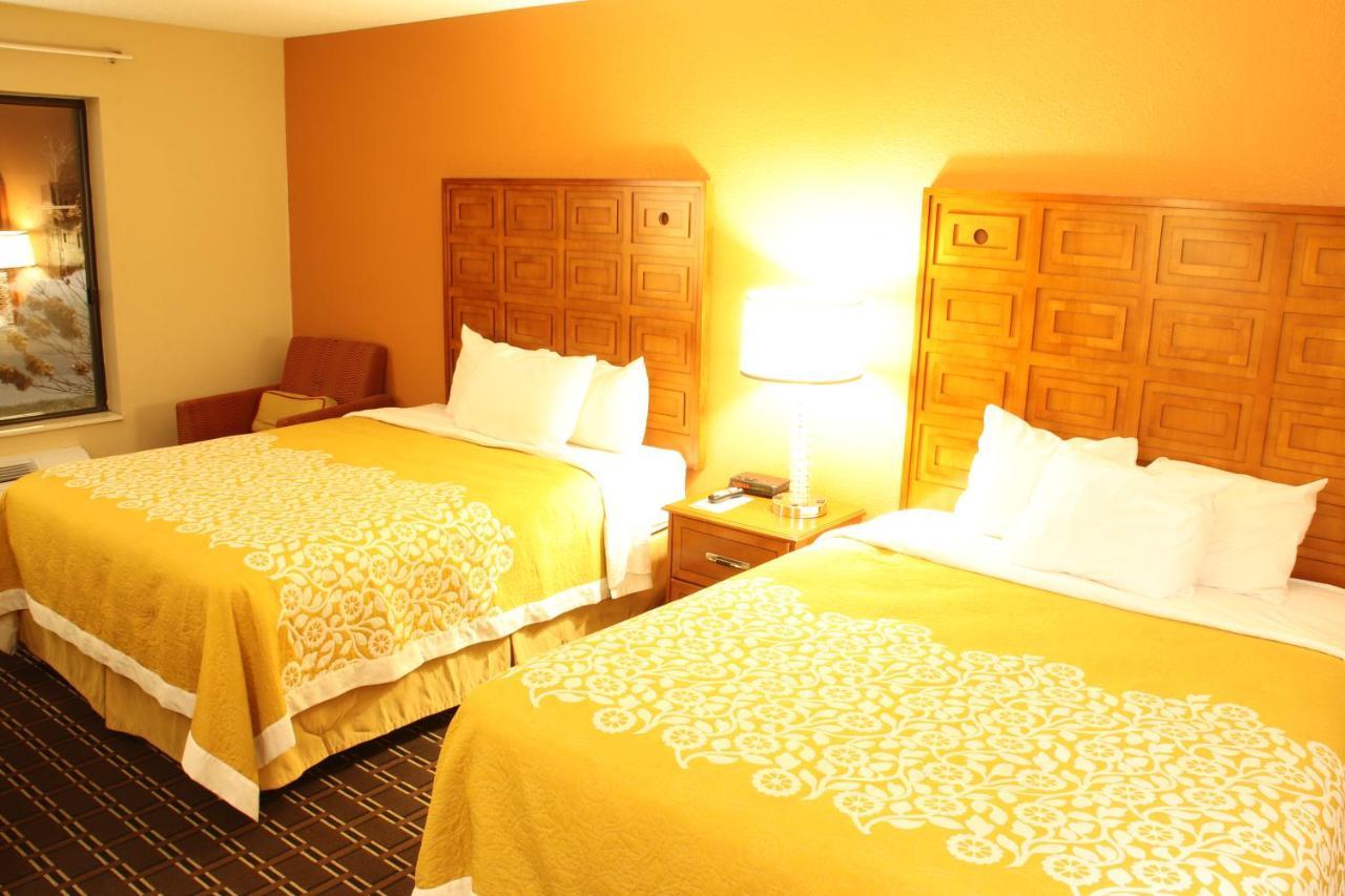 Days Inn By Wyndham Black River Falls - Access To Atv Trail Εξωτερικό φωτογραφία
