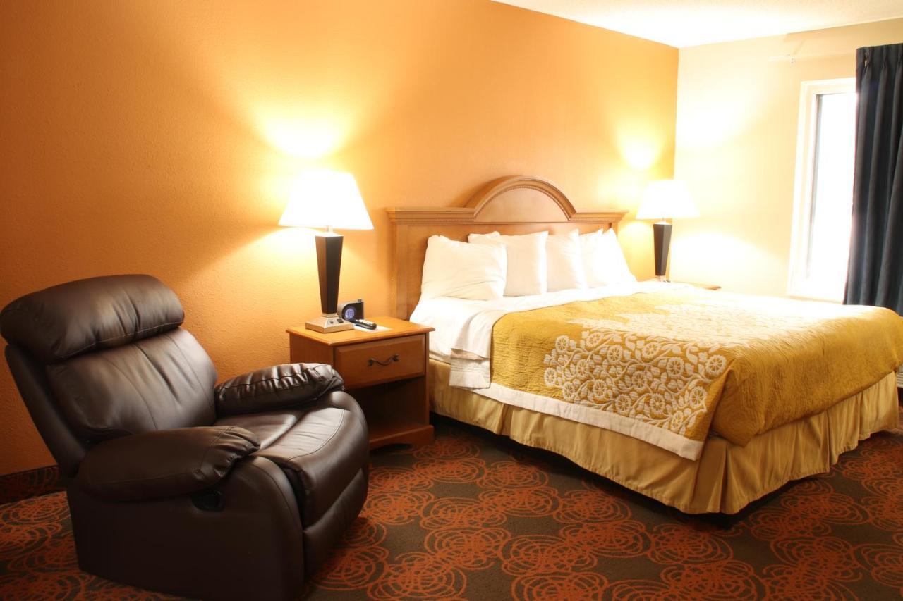Days Inn By Wyndham Black River Falls - Access To Atv Trail Εξωτερικό φωτογραφία