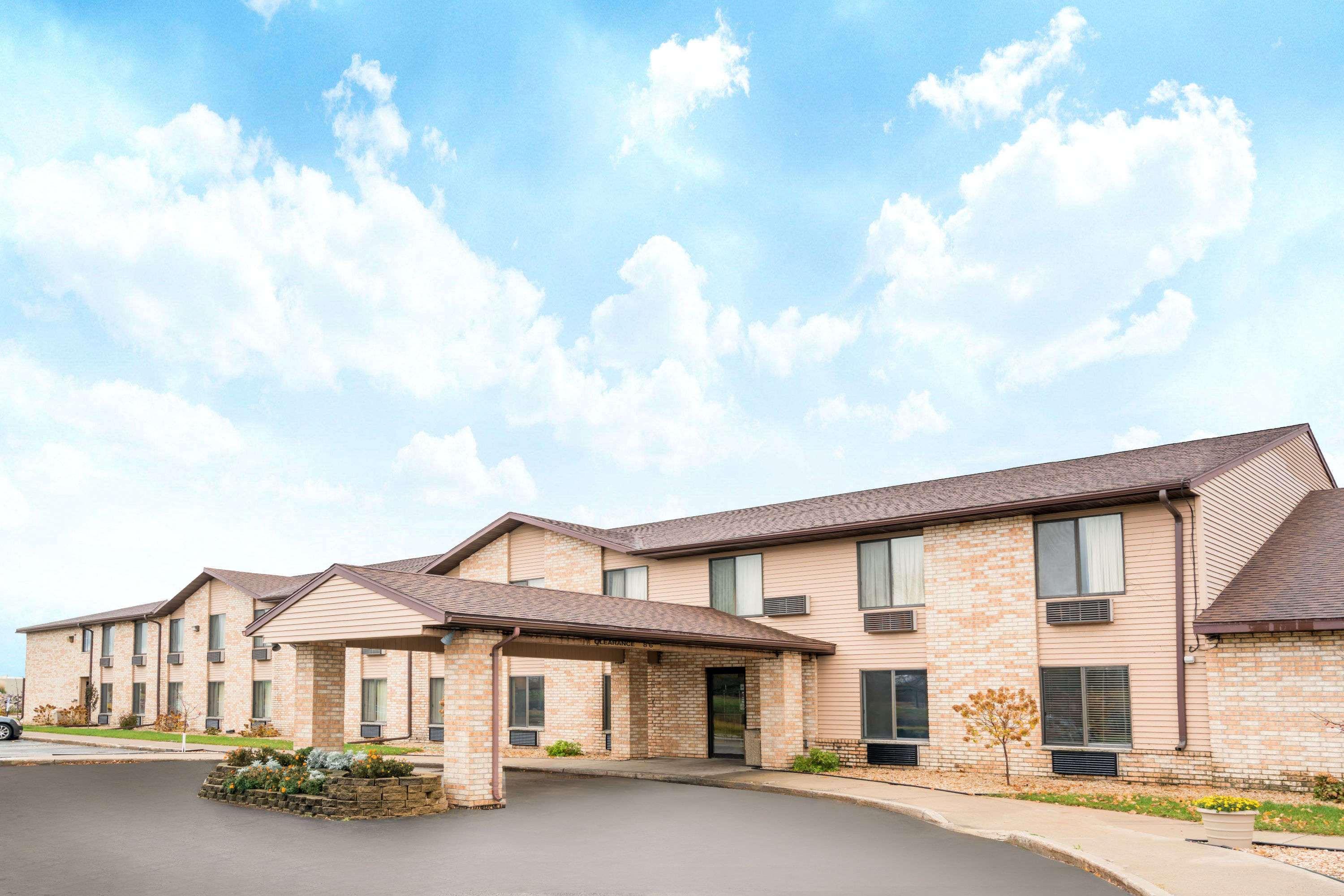 Days Inn By Wyndham Black River Falls - Access To Atv Trail Εξωτερικό φωτογραφία