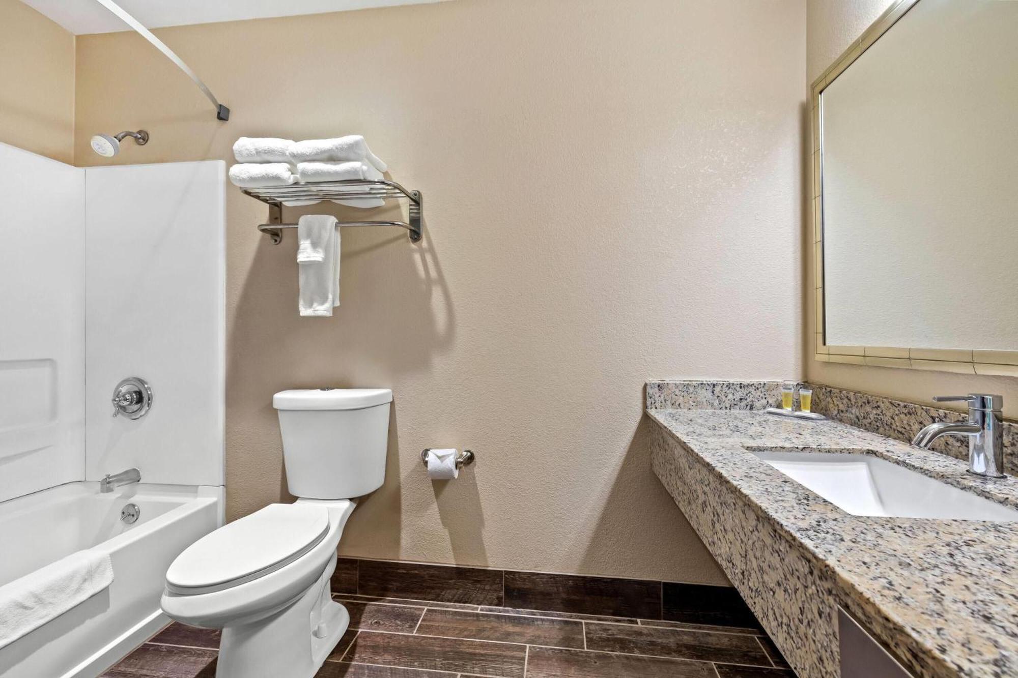 Days Inn By Wyndham Black River Falls - Access To Atv Trail Εξωτερικό φωτογραφία