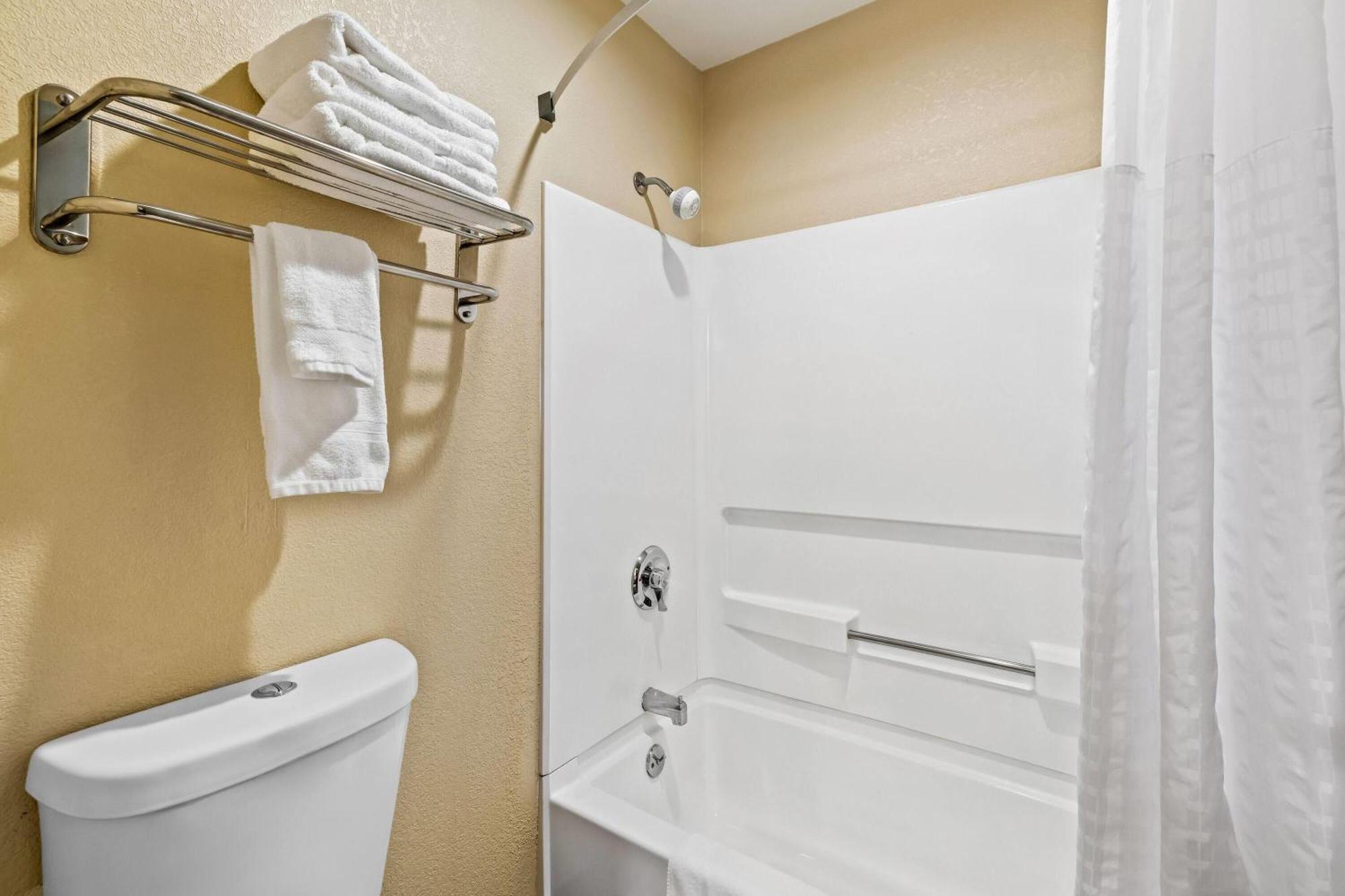 Days Inn By Wyndham Black River Falls - Access To Atv Trail Εξωτερικό φωτογραφία