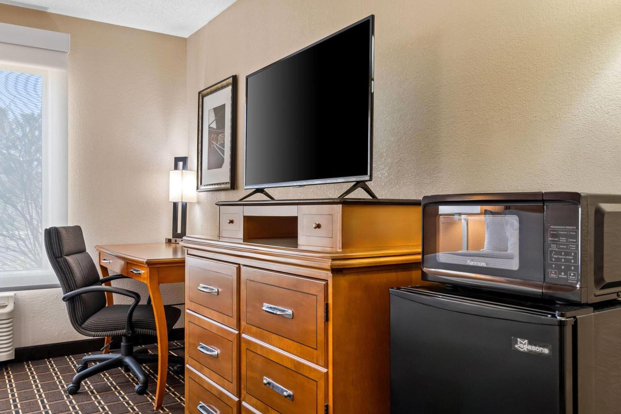 Days Inn By Wyndham Black River Falls - Access To Atv Trail Εξωτερικό φωτογραφία
