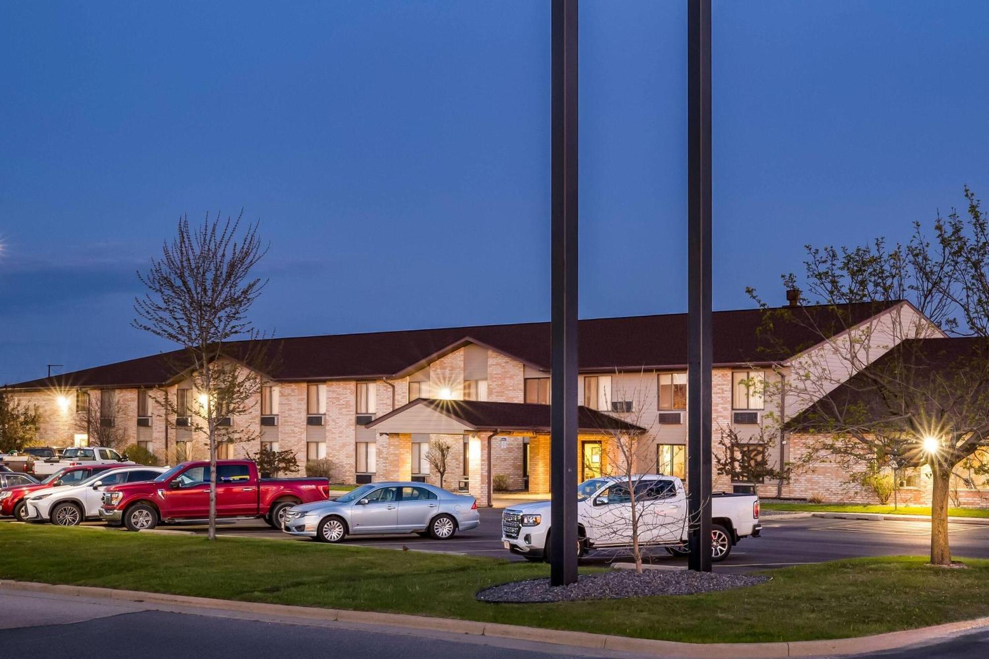 Days Inn By Wyndham Black River Falls - Access To Atv Trail Εξωτερικό φωτογραφία
